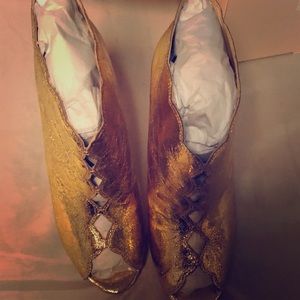 Booty gold size 9  Never worn